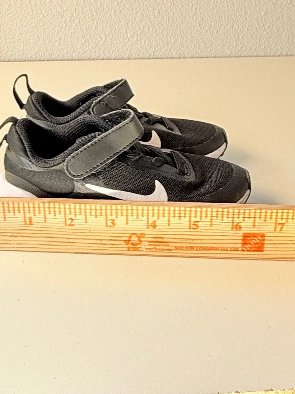Nike Toddler Running Sneakers Black White Velcro Shoes Size 8C